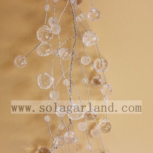 Ramas de árbol con cuentas de gota de cristal acrílico elegante