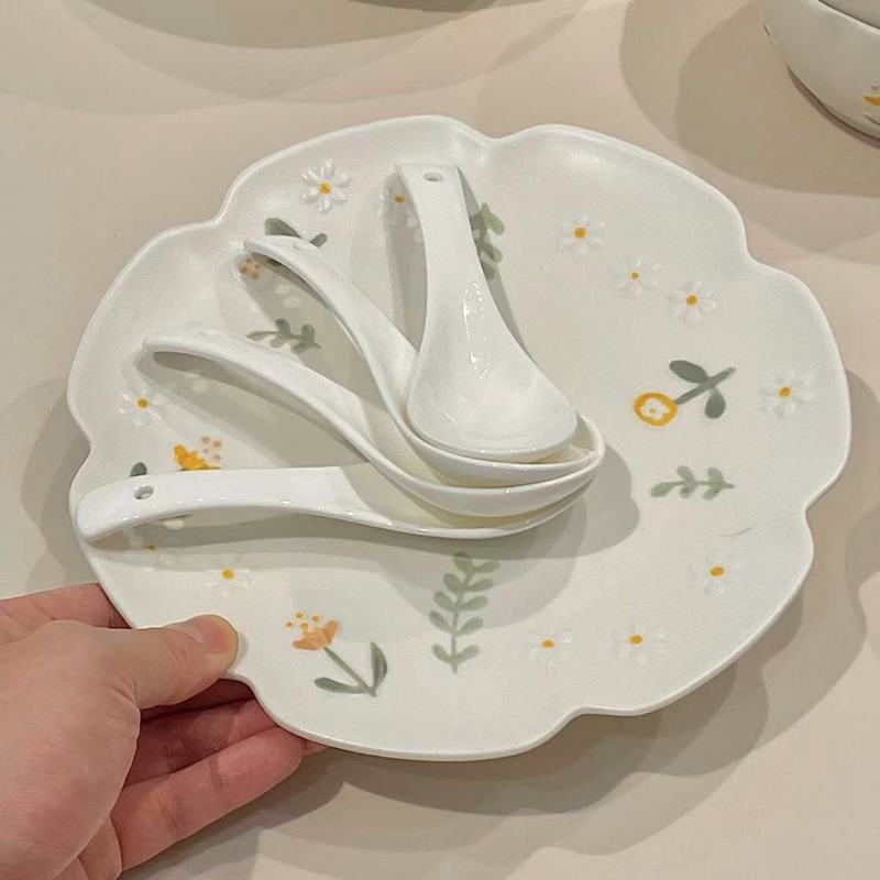 Dainty Daisies Ceramic Dinner Set with French Embossed Design