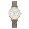 Nieuwe Trendy Grappig Horloge voor Vrouwen met Matte Lederen Band Mode Causale Quartz Horloges voor Dames Charme Kleine Wijzerplaat Horloge: