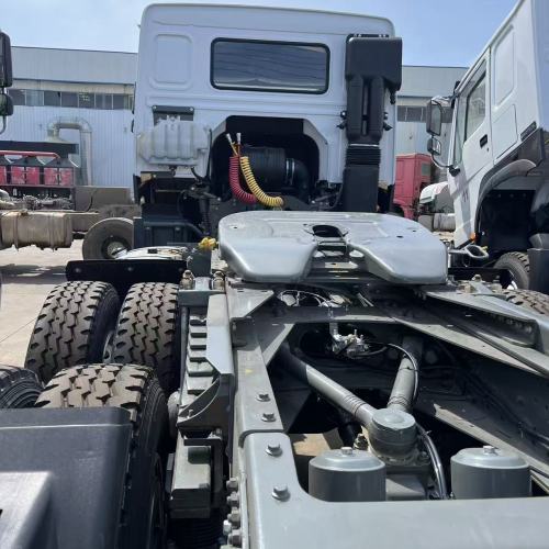 Caminhão trator HOWO 6X4