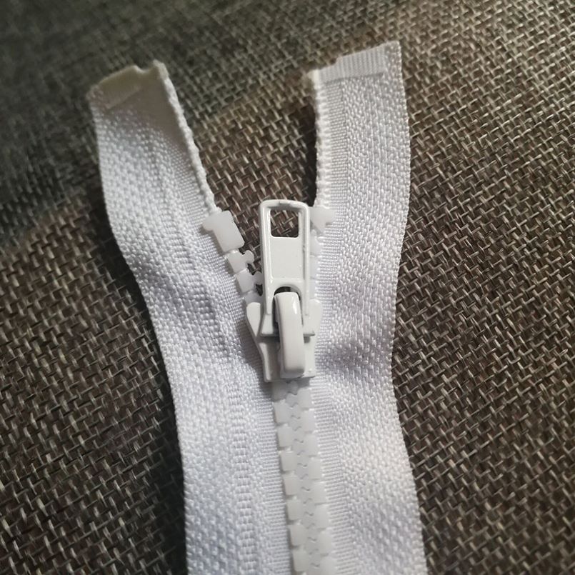 Tight polyester zippers for sale