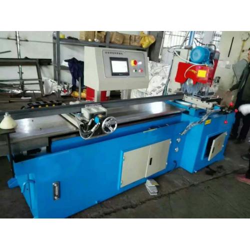 Auto load cutting machine for steel pipe