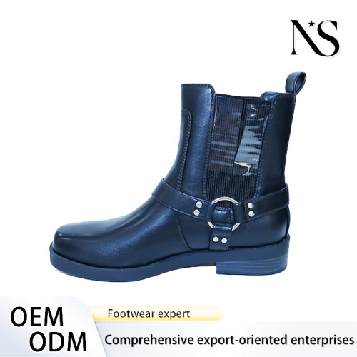 Botins femininos de couro preto ousado