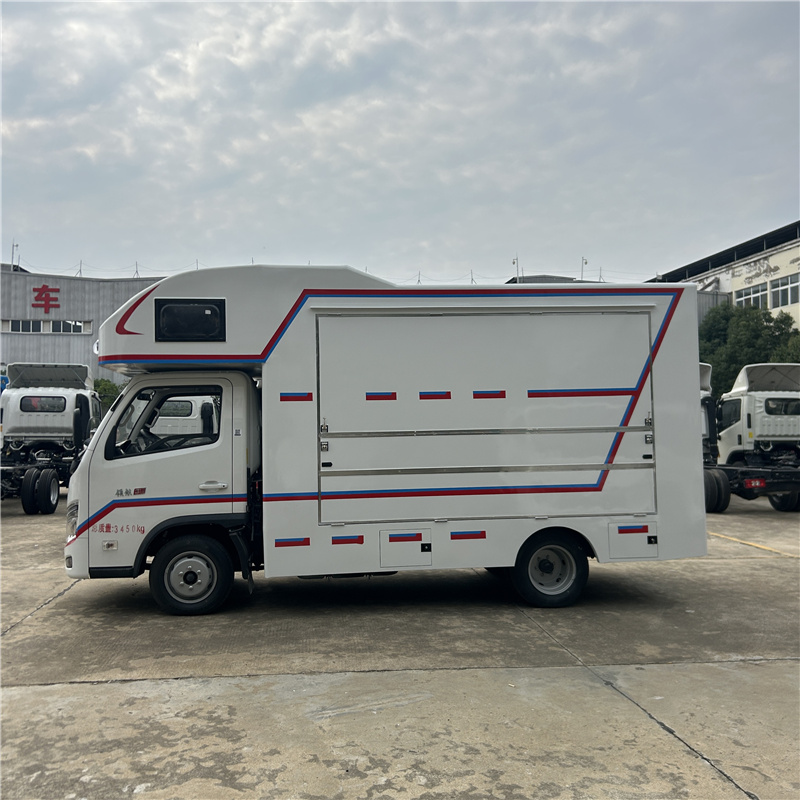 Pop‑Up Fusion Food Truck, Combine Smash Burger With Banh‑Mi Asian Street Food