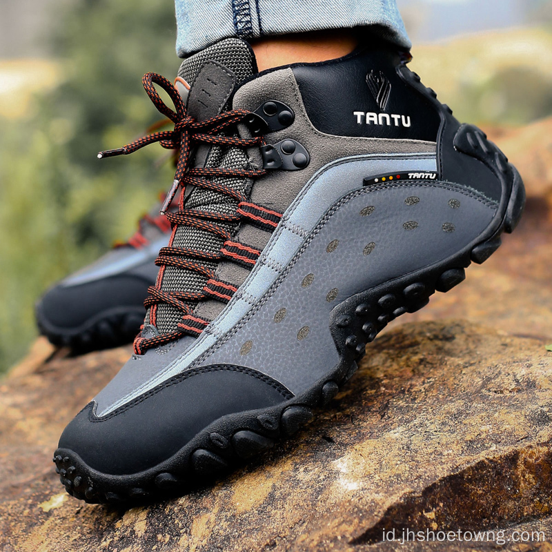 Sepatu hiking outdoor musim gugur dan musim dingin