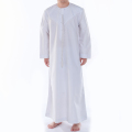 아랍 로브 무슬림 남성의 순수한 색상 전례 옷