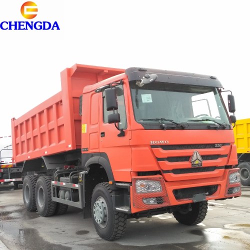 Camion à benne basculante usagée