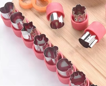 Kitchen Cutters: Stainless Steel Shapes for Baking Cookies, Vegetables, and Fruits
