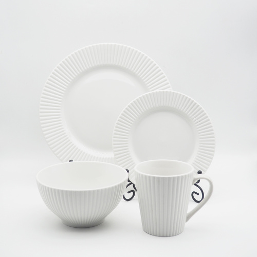 Ensembles de vaisselle en céramique de vaisselle en relief blanc en relief de luxe