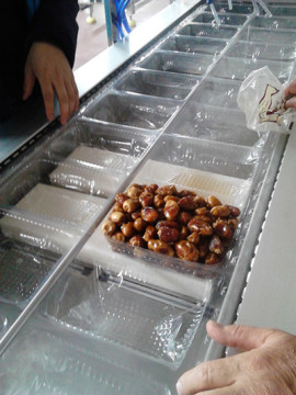 Es Film Fully Automatic Cup and Tray Vegetables Modified Atmosphere Sealing Machine