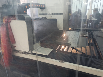 Platinized Titanium anode for alkaline water electrolysis