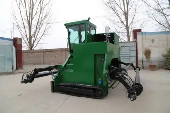 Self-Propelled Compost Making Machine Agricultural Waste