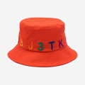 Chapeau de seau brodé orange-rouge