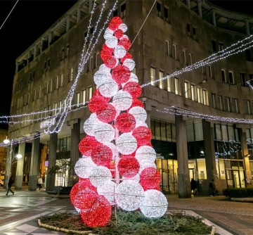 Giant Customizable LED Christmas Ball Decorations for Shopping Malls (6M, 9M, 12M)