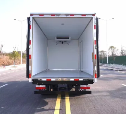Dongfeng 4.2-meter refrigerated truck