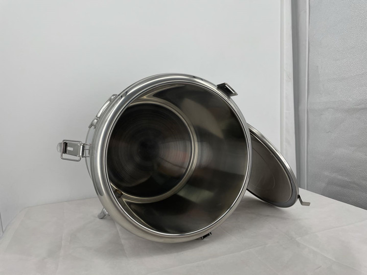 Stainless steel thermal insulation barrel with good thermal