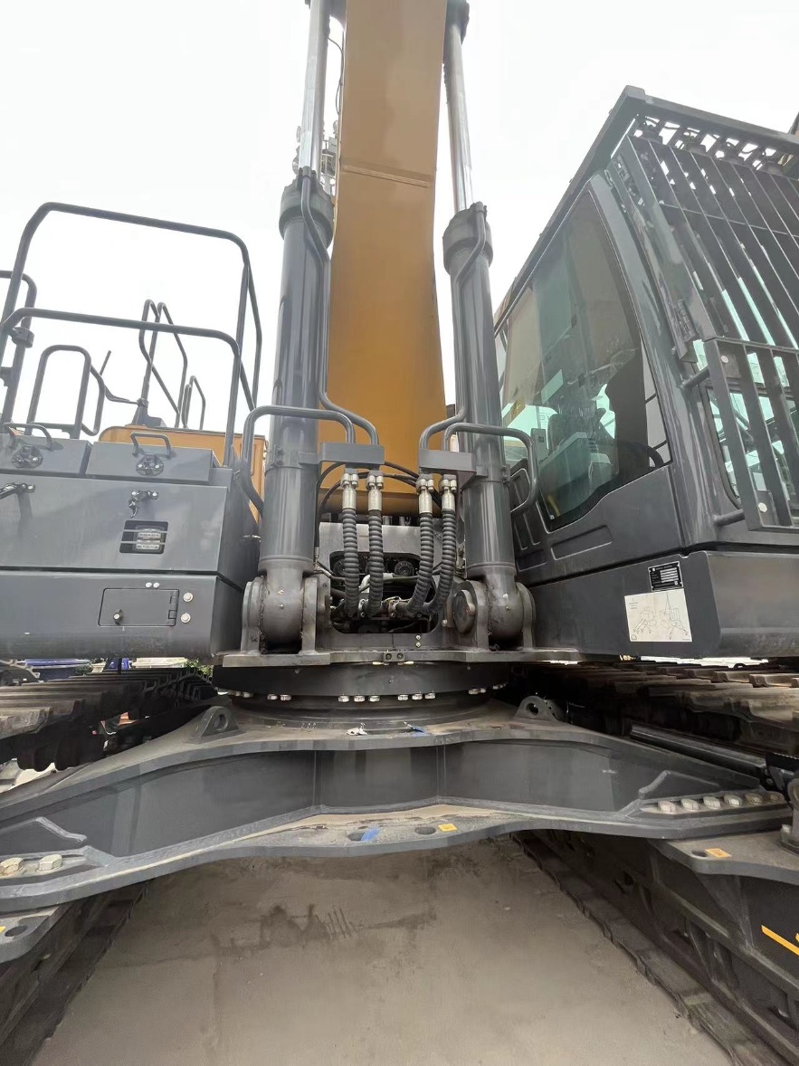 Used XCMG XE750G crawler excavator