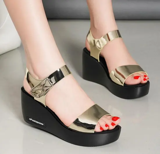 Summer Fashion Sandals with Wedge High-Heels and Thick Heels - Stylish and Comfortable Slippers