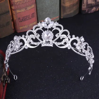 Sparkling Rhinestone and Metal Tiaras: Elegant Wedding Accessories for Brides