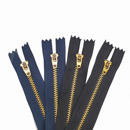 China Custom Black Brass Metal Zipper Tape Manufactory