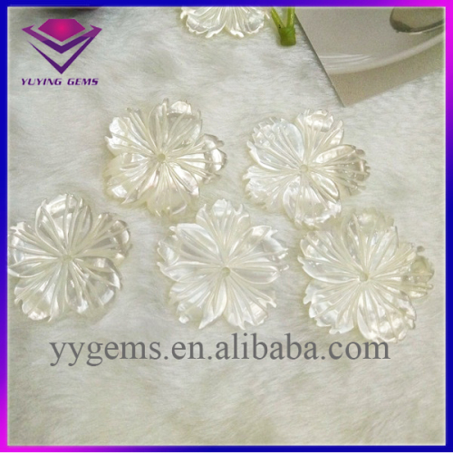 Wholesale Flower Shape Ivory White Natural Mother of Pearl Carving Shell Beads Pieces Price