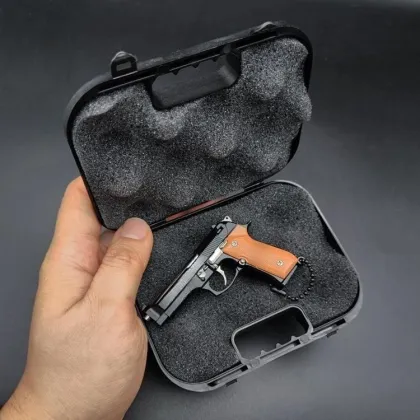 Alloy Gun Toy Birthday Gifts 1:3 Scale Toy Gun Keychain