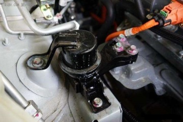 High Frequency Low Stiffness Hydraulic Mount