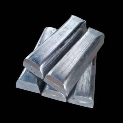 Aluminum-titanium intermediate alloy melts the metal AlTi