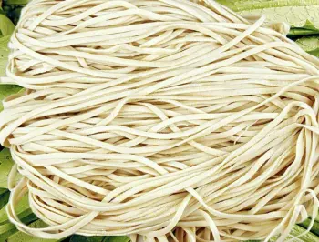 Wet raw noodles