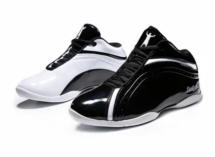 Men Professional basketball shoes male GYM shoes IVERSON combat athletic shoes non-slip basketball sneakers back to the future