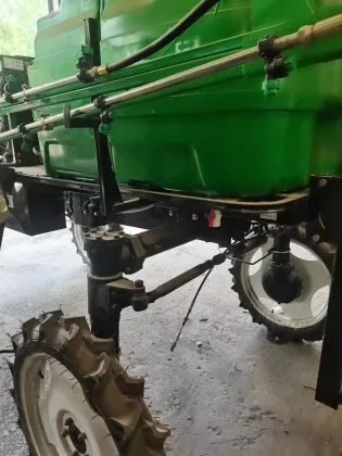 Four-Wheel Self-Propelled Boom Sprayer