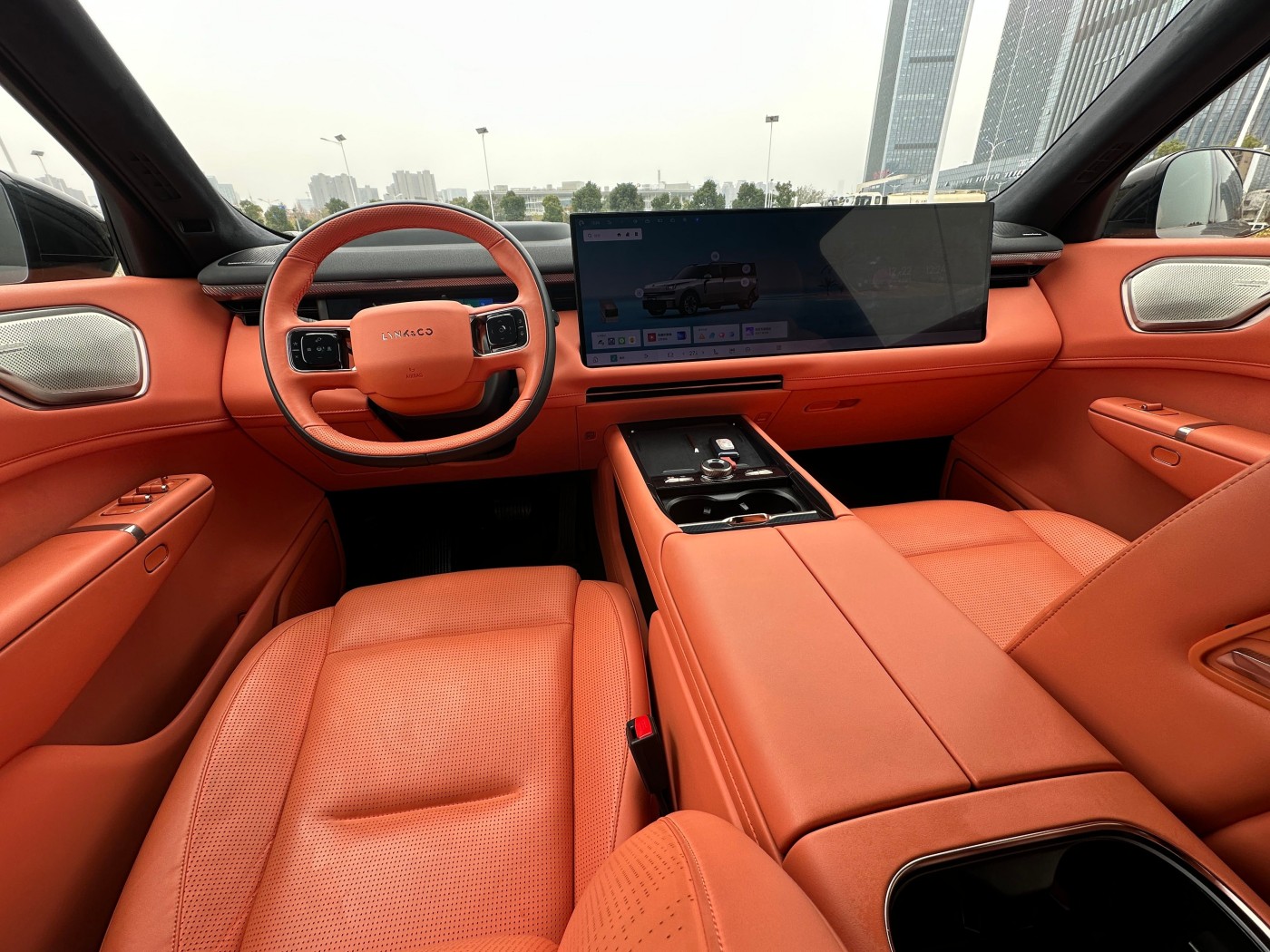 Lynk & Co 900 2025 Ultra Six-Seater
