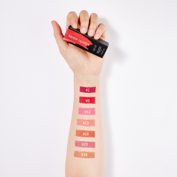 Private Label Vegan Hyaluronic Acid Lip Gloss with Vitamin C