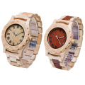 Montre en bois de sandale rouge avec sangle en bois