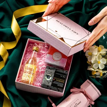 Custom Luxury Strap Mobile Cover & Gift Box Set with Ribbon