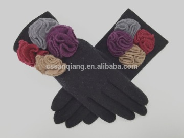 winter accesories Four flowers wrist covered dark black winter wool gloves