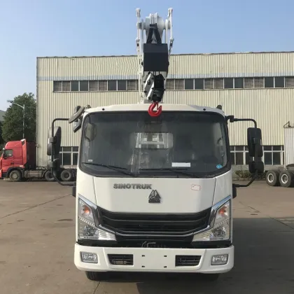 SINOTRUK HOWO 4X2 Elevating Aerial Work Platform Crane Truck
