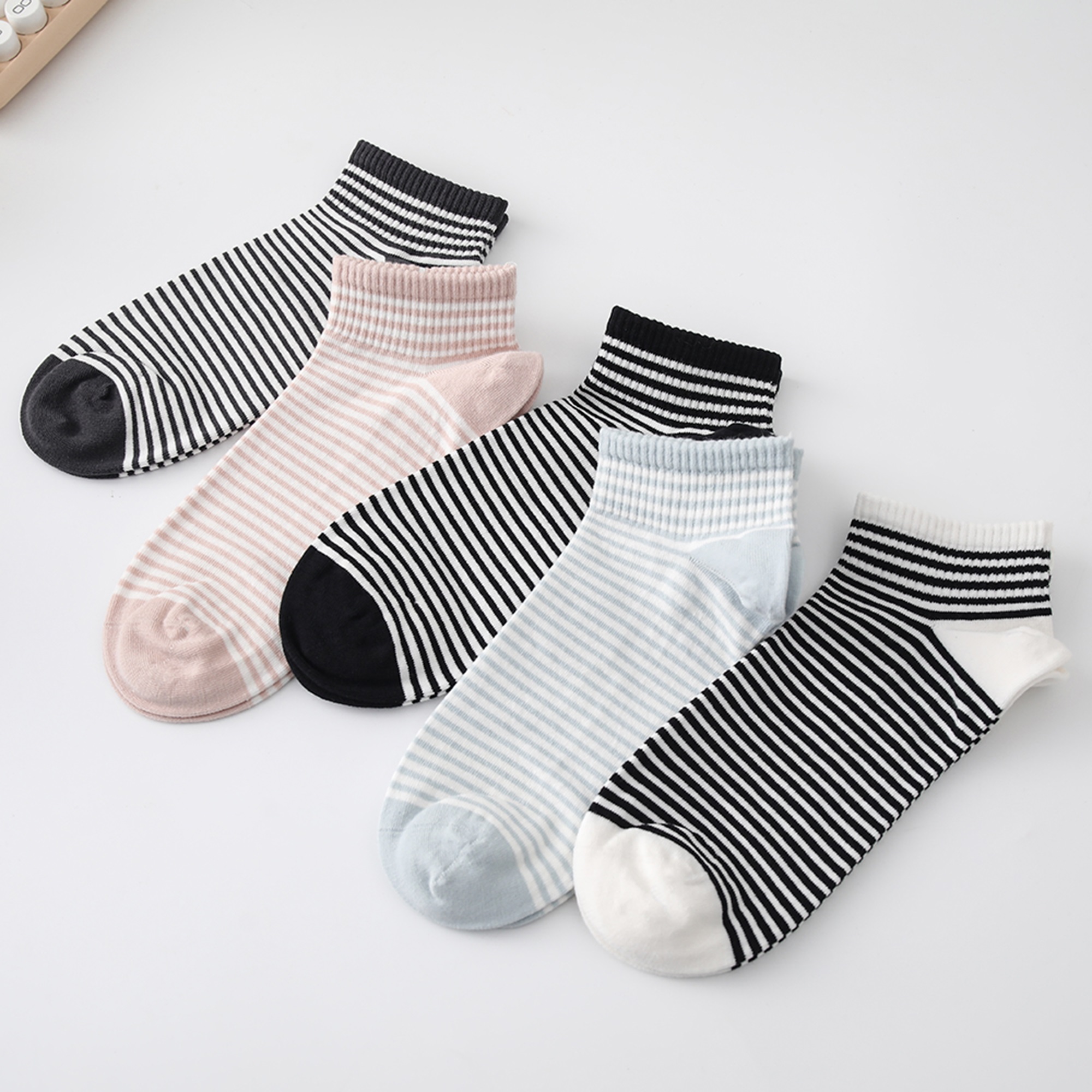 Модныя жаночыя баваўняныя шкарпэткі