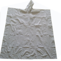 Poncho de lluvia desechable de material compostable ecológico