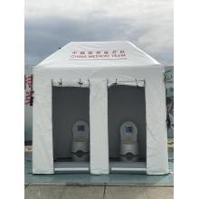 2人の医療用トイレテント