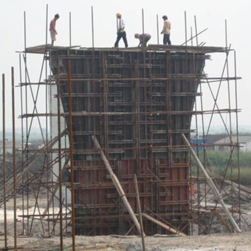 Constructie Cantilever klimstalen bekisting voor pier