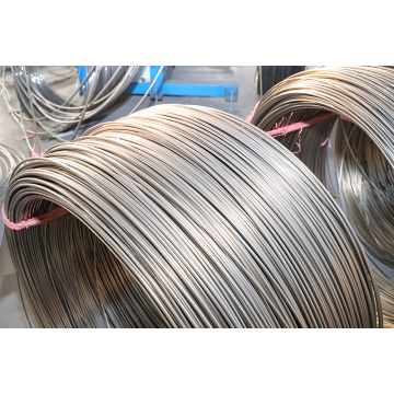 Высококачественные рулоны из нержавеющей стали для промышленного использования.