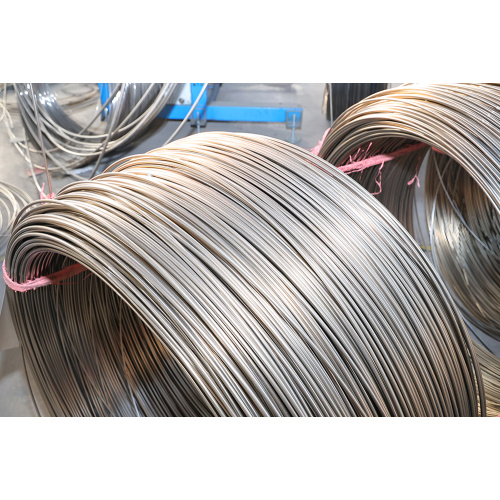 Высококачественные рулоны из нержавеющей стали для промышленного использования.