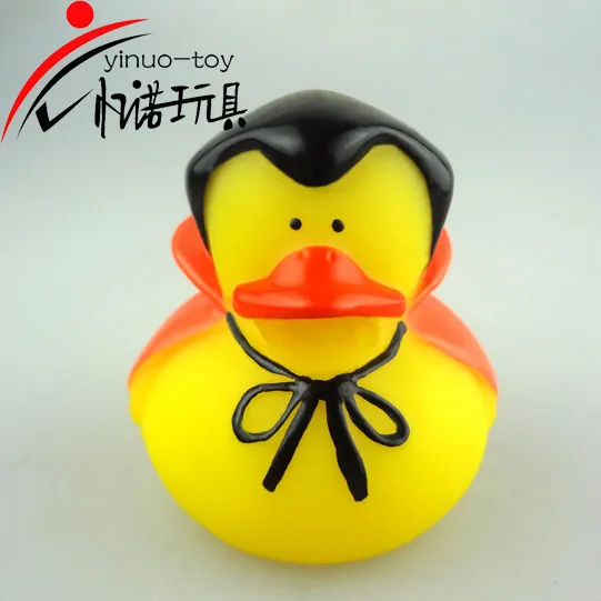 EN71 Eco-friendly pvc material mini yellow duck with cloak squirt toy customize eco-friendly toy