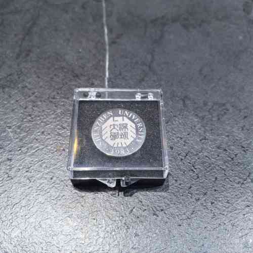 Чыстыя тытанавыя на заказ значкі