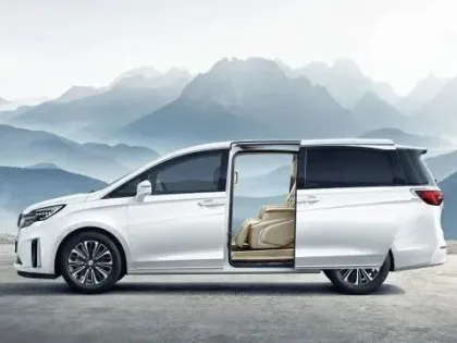Buick GL8 Standard Gasoline Petrol 7-Seater MPV: Comfortable and High-Quality Business Van