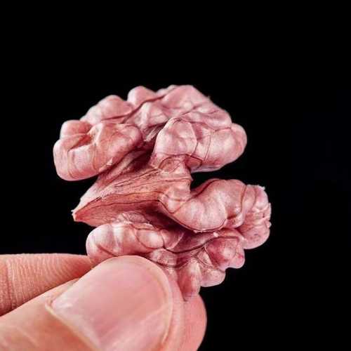 Nozes orgânicas de casca roxa para o bem-estar