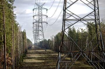 ‌Rust-Proof Transmission Angle Iron Tower