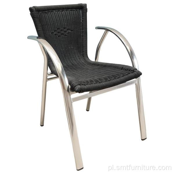 Krzesła rattanu na stół
