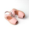 Sandálias femininas confortáveis ​​com design simples